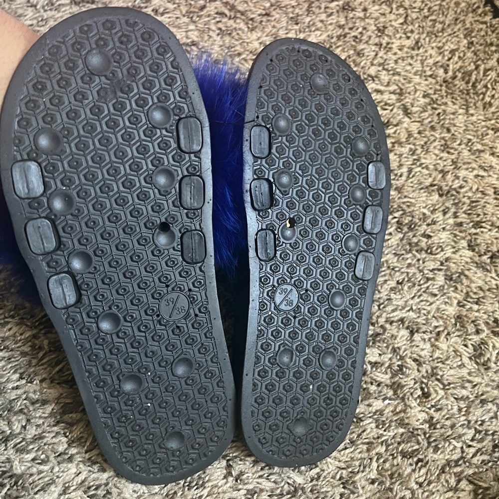 Real Fur slides - Picture 2 of 2
